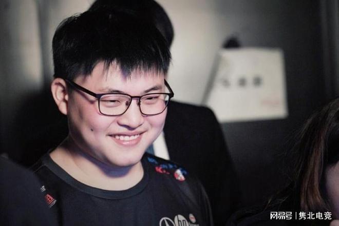 着整支球队 着整支球队